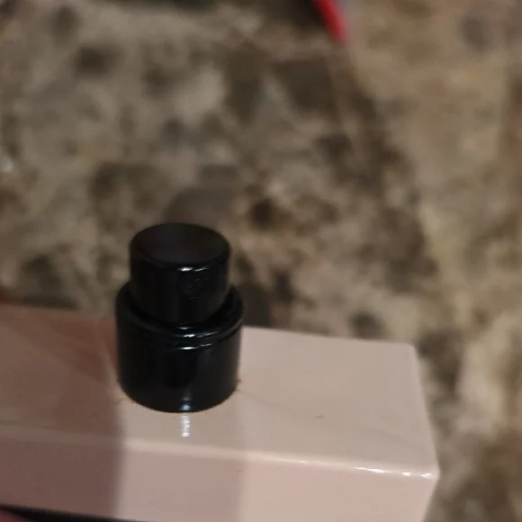 Gucci Bloom - Sophisticated Pink Essence - Picture 4 of 5